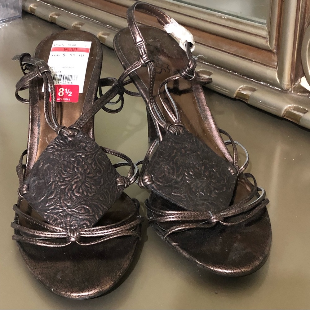 Carlos Santana Zing Brown Beaded Strappy Heels Size 8.5.